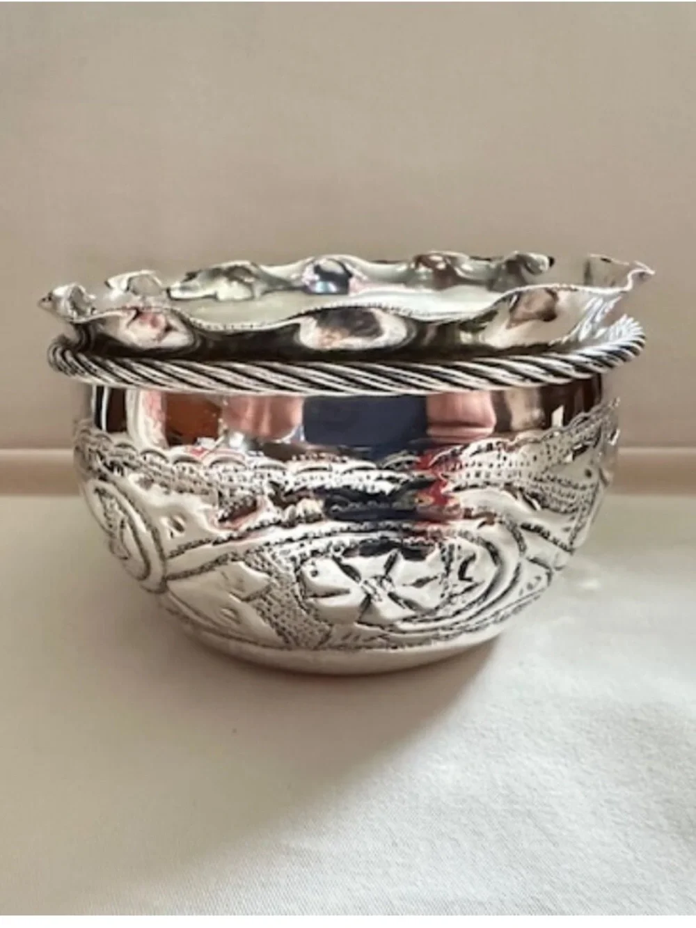 Stunning Antique Chinese Export Silver (CES) bowl dating from the late Qing Dyn